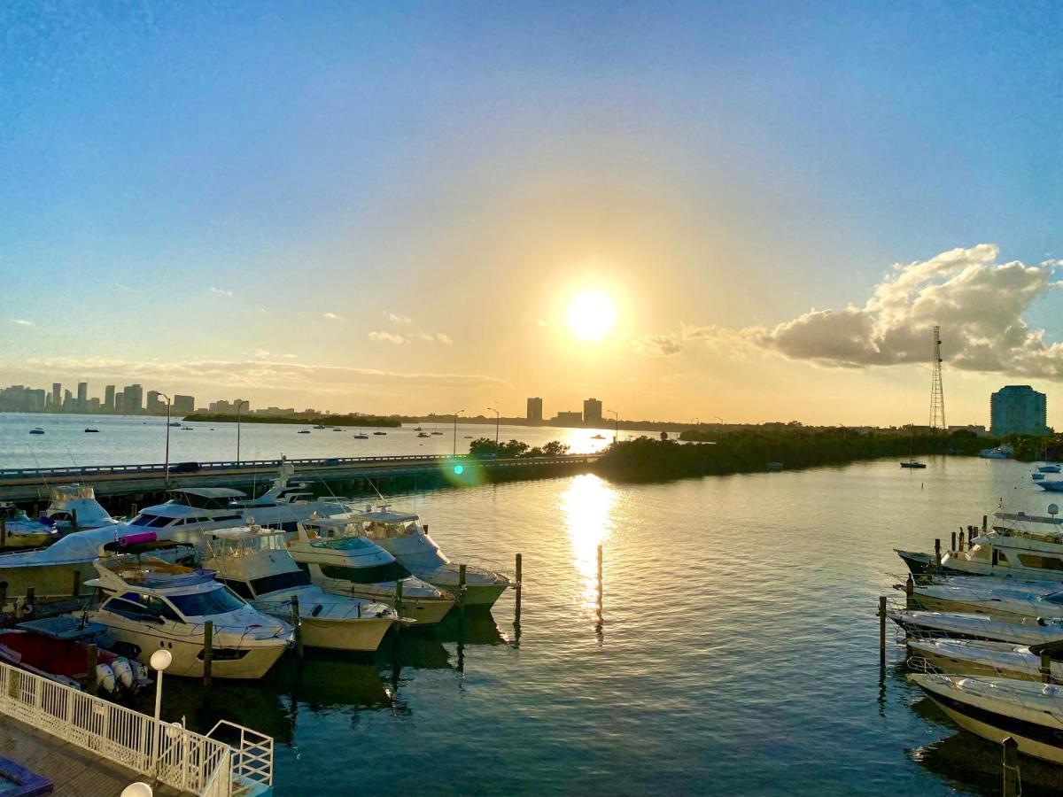 Deluxe Waterfront One Bedroom Apartment With Miami Skyline View, Free Parking 5 Mins Drive To Miami Beach Eksteriør bilde