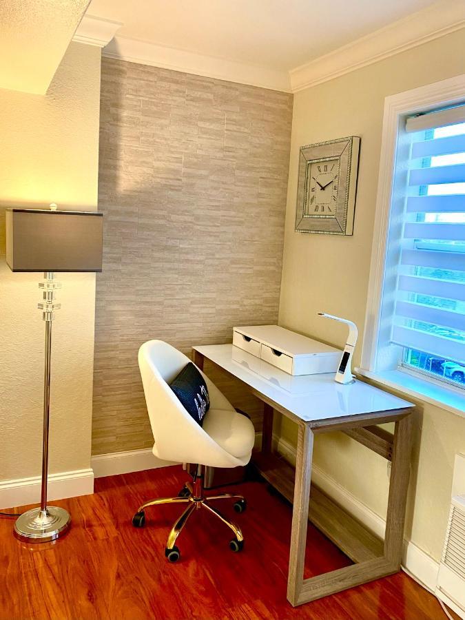 Deluxe Waterfront One Bedroom Apartment With Miami Skyline View, Free Parking 5 Mins Drive To Miami Beach Eksteriør bilde