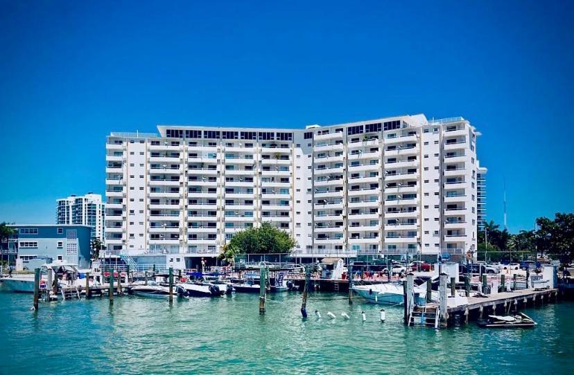 Deluxe Waterfront One Bedroom Apartment With Miami Skyline View, Free Parking 5 Mins Drive To Miami Beach Eksteriør bilde
